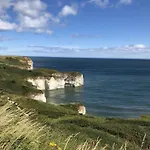 Shell - Part Of The The Bay Filey Village With Pool, Gym And Direct Access, Pub, Restaurant, Tennis And Meadows Walks 度假居 Reighton