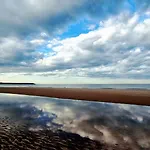 Shell - Part Of The The Bay Filey Village With Pool, Gym And Direct Access, Pub, Restaurant, Tennis And Meadows Walks Сasa de vacaciones Reighton