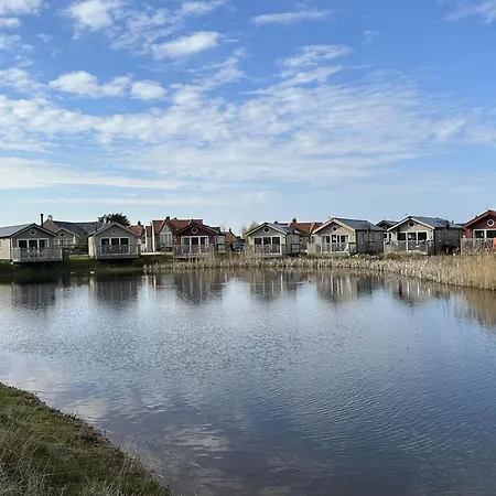 Shell - Part Of The The Bay Filey Village With Pool, Gym And Direct Access, Pub, Restaurant, Tennis And Meadows Walks Reighton